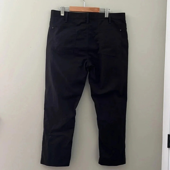 Kenneth Cole  Reaction Jeans - Picture 2 of 3